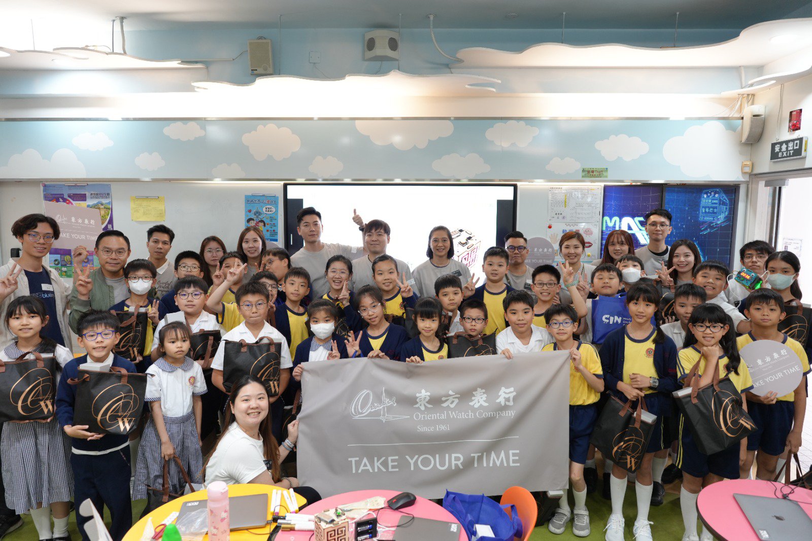TAKE YOUR TIME to Volunteer with Heart: OWC x HKCIN Coding and NeoTimer – STEAM Workshop